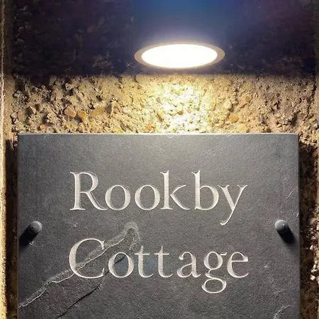 Rural 5* Cottage, Winton With Hot Tub, New.