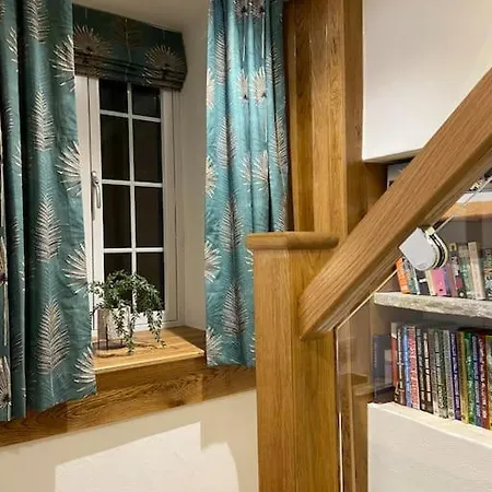 Rural 5* Cottage, Winton With Hot Tub, New. 度假居