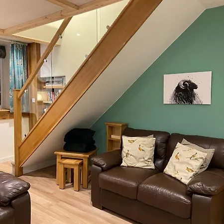 Rural 5* Cottage, Winton With Hot Tub, New. Casa de Férias