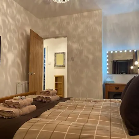Casa de Férias Rural 5* Cottage, Winton With Hot Tub, New. *