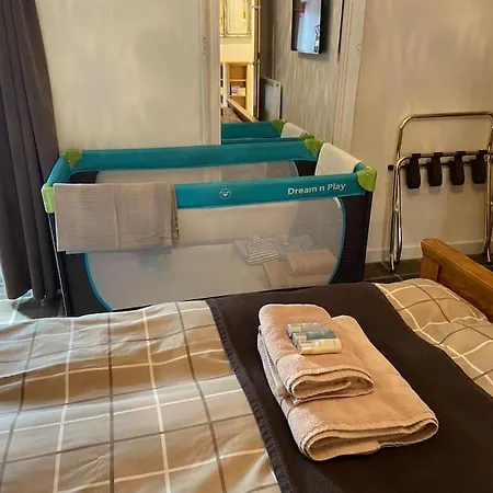 Rural 5* Cottage, Winton With Hot Tub, New. Nyaraló