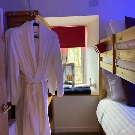 Nyaraló Rural 5* Cottage, Winton With Hot Tub, New.